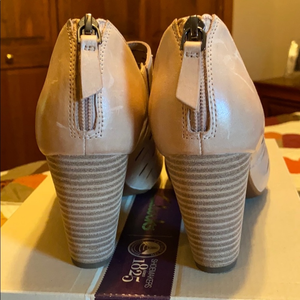 Women’s shoes - Picture 4 of 4